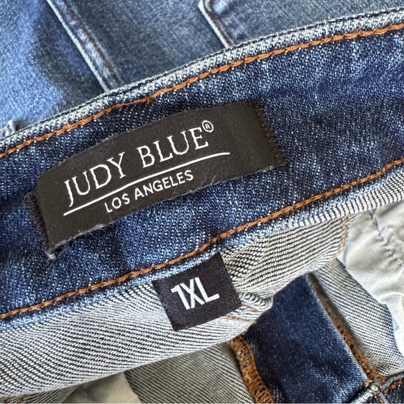 Like new! Judy Blue CAROLYNN HIGH RISE DENIM SKIRT with Frayed Hem - Picture 7 of 11